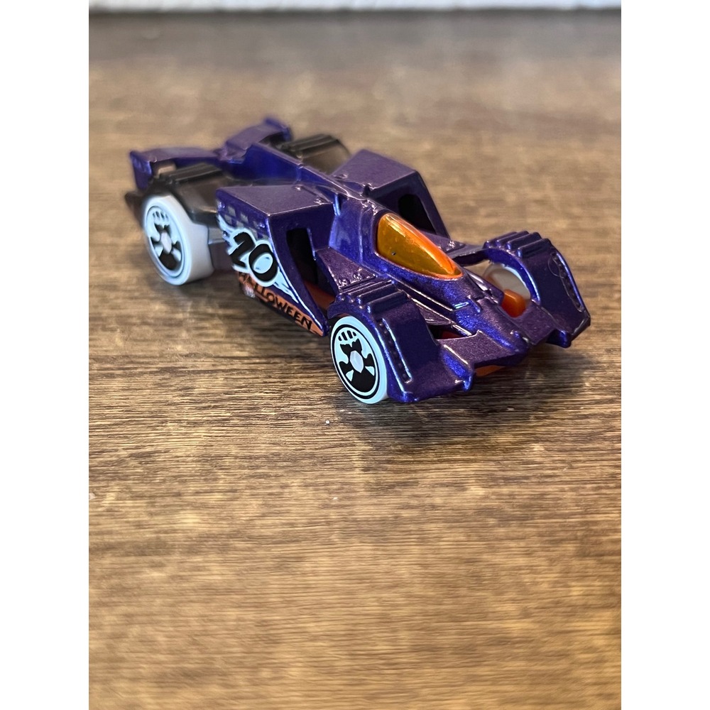 2020 Hot Wheels Happy Halloween! Epic Fast Purple‎ Racer Loose Die Cast EUC